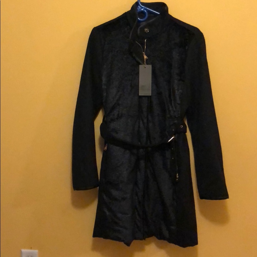 Nice women coat with tag